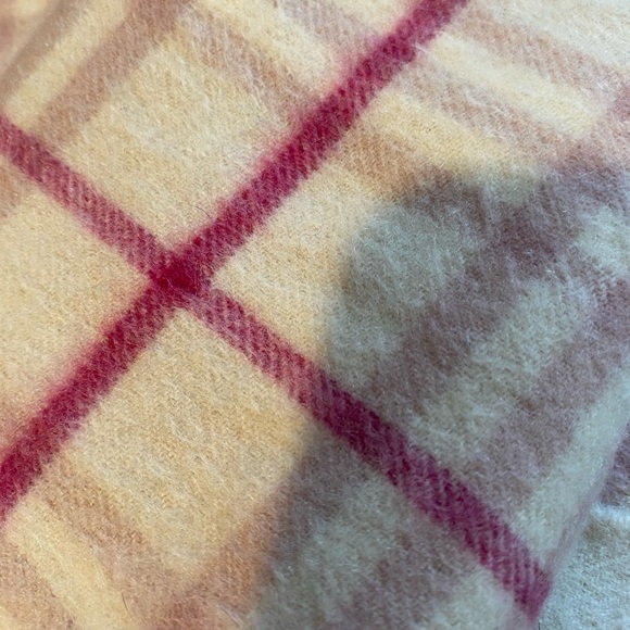 Burberry 100% Cashmere scarf Beige/Pink